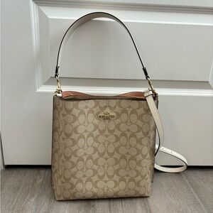 Coach Beige Signature Women's Bag